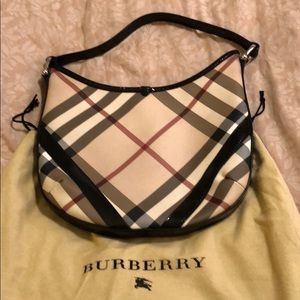 Burberry Supernova Check Larkin hobo black!